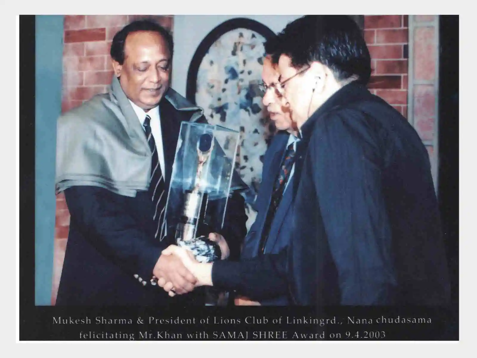 18.-2003-SAMAJ-SHREE-AWARD-Dr.-Munir-Khan.webp