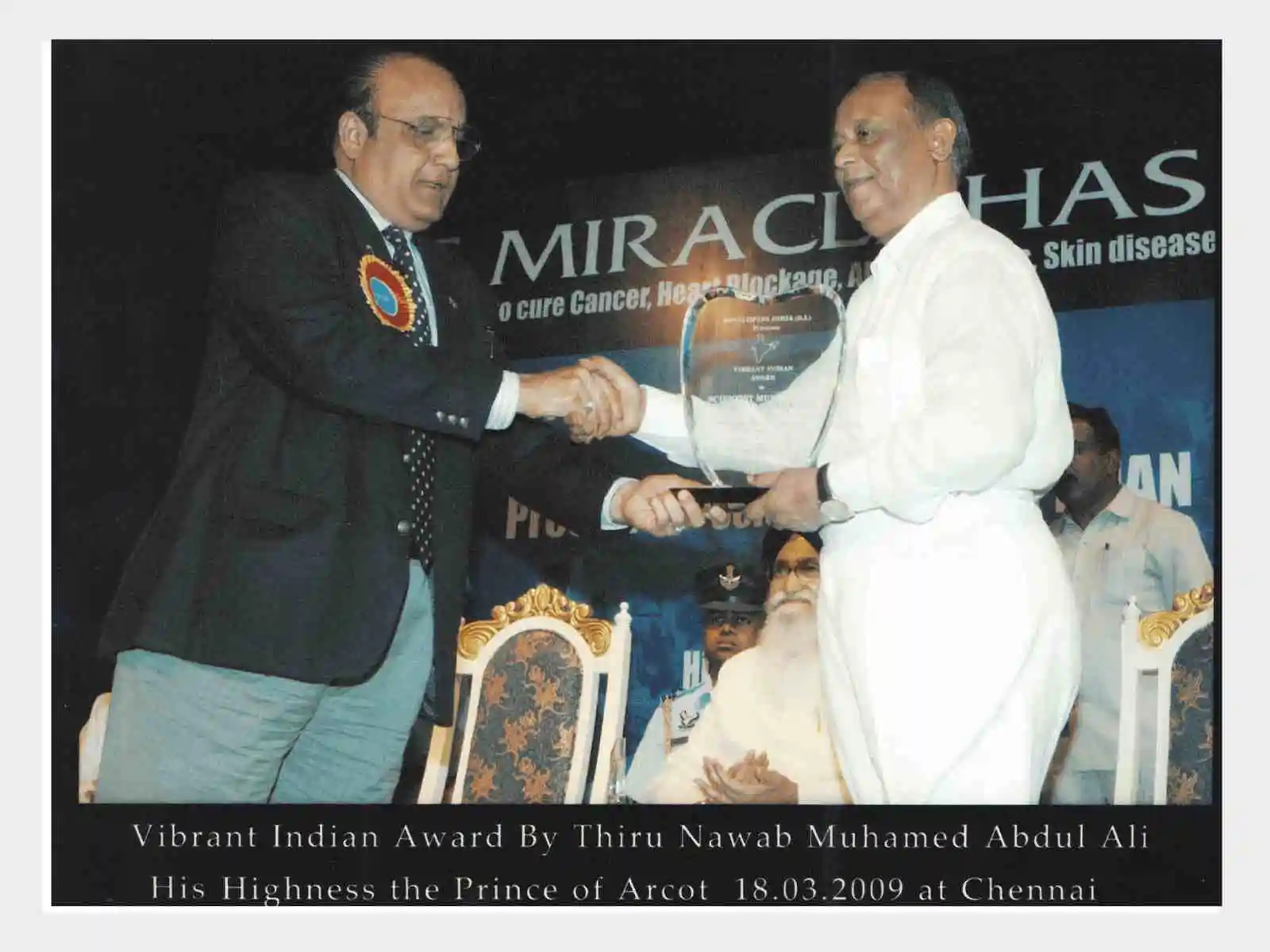 2009-VIBRANT-INDIAN-AWARD-Dr-Muneer-Khan-Body-Revival-Founder.webp